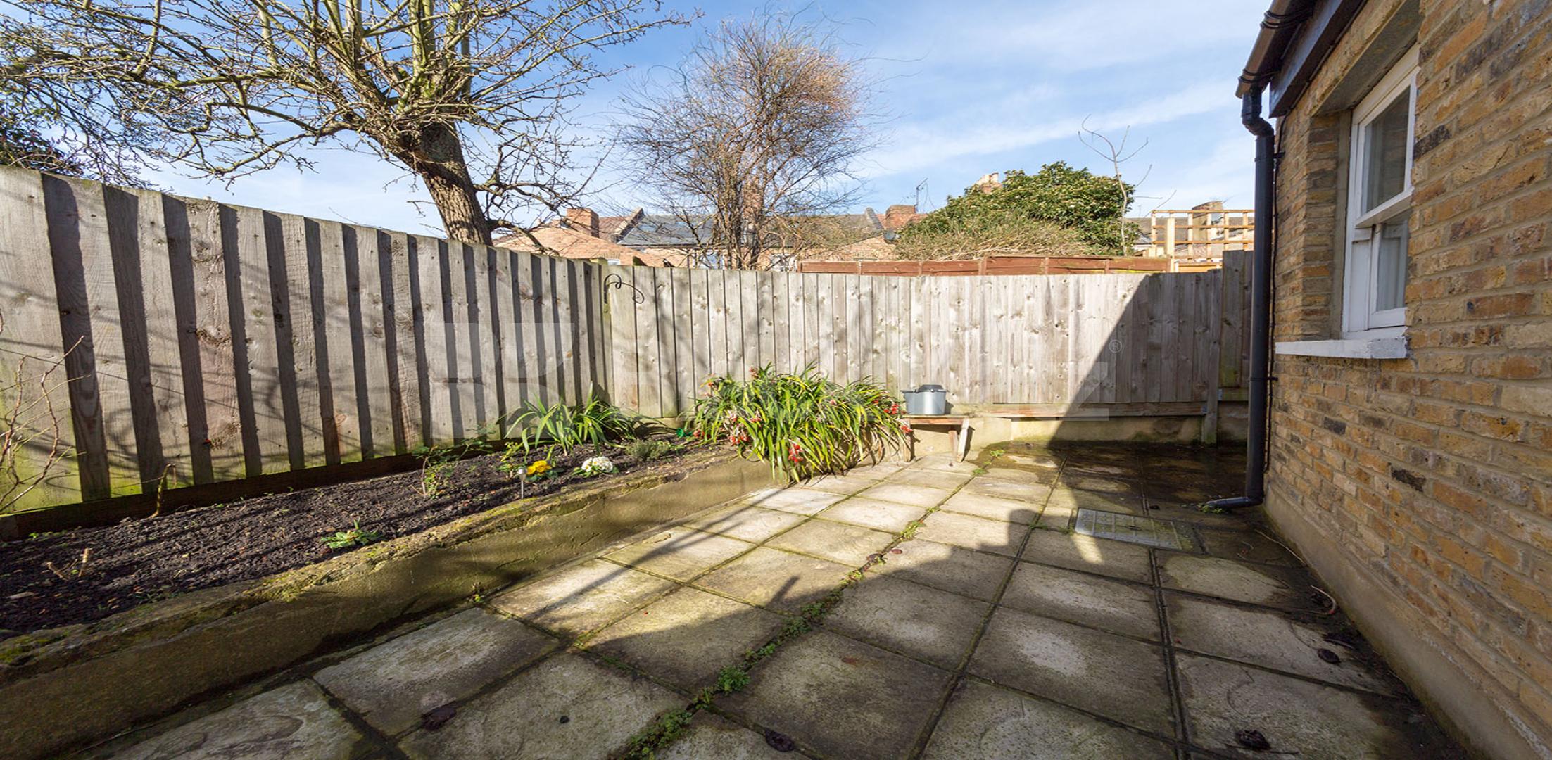 			2 Bedroom, 1 bath, 1 reception Flat			 Beatrice Road, FINSBURY PARK-STROUD GREEN